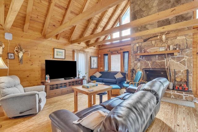 402 Sun Mountain Dr, Chatsworth, GA 30705