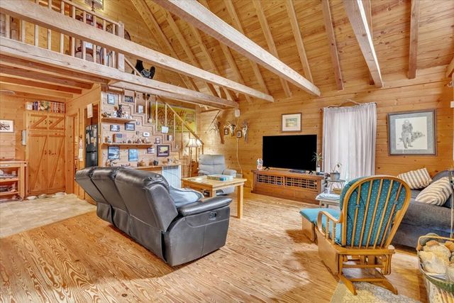 402 Sun Mountain Dr, Chatsworth, GA 30705