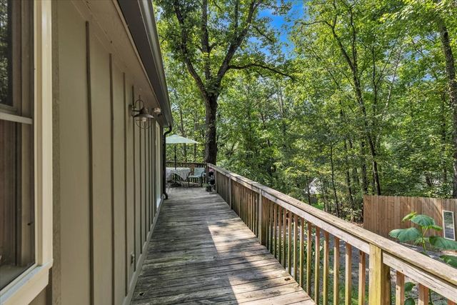402 Sun Mountain Dr, Chatsworth, GA 30705
