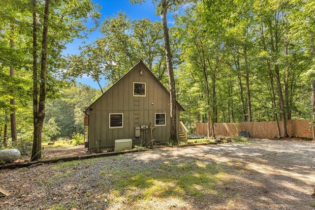 402 Sun Mountain Dr, Chatsworth, GA 30705