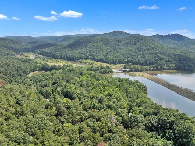 402 Sun Mountain Dr, Chatsworth, GA 30705
