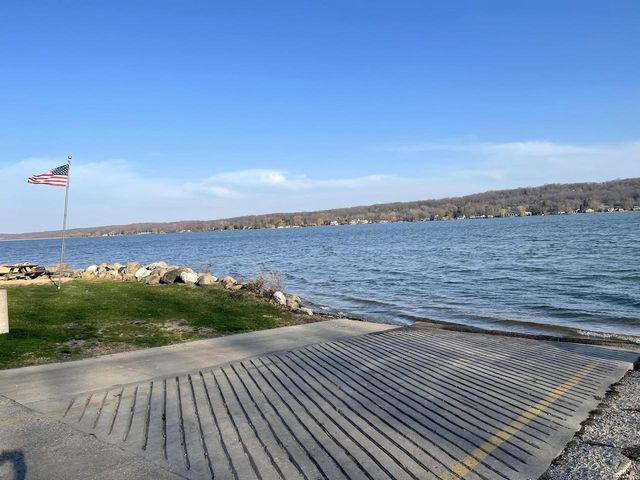 W3825 Cypress DRIVE, Lake Geneva, WI 53147
