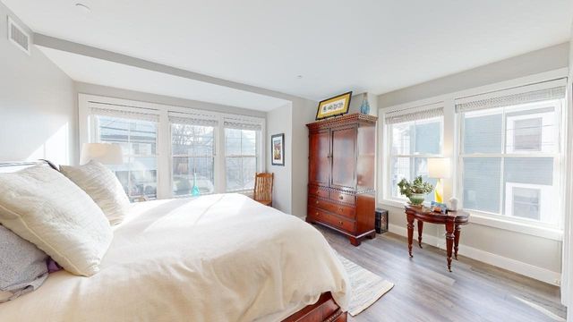 259 Walden St. 104, Cambridge, MA 02138