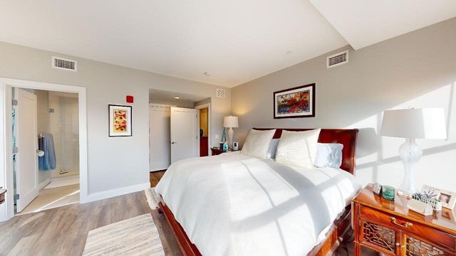 259 Walden St. 104, Cambridge, MA 02138
