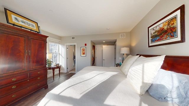 259 Walden St. 104, Cambridge, MA 02138