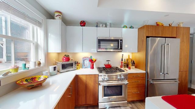259 Walden St. 104, Cambridge, MA 02138