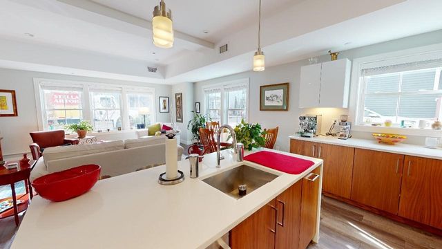 259 Walden St. 104, Cambridge, MA 02138