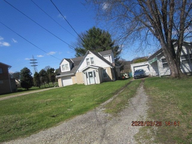 821 Mckinley Ave, Springdale Boro, PA 15049