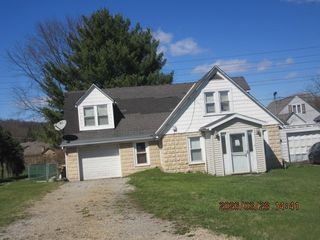 821 Mckinley Ave, Springdale Boro, PA 15049