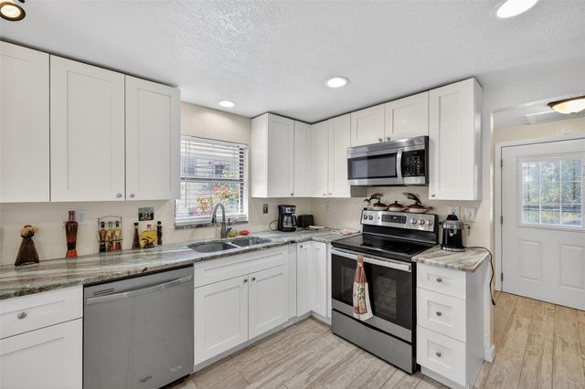 10262 MEMORIAL HIGHWAY, Tampa, FL 33615