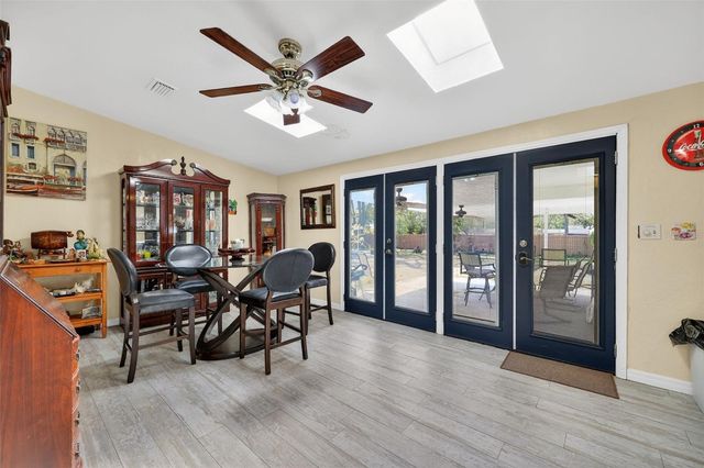 10262 MEMORIAL HIGHWAY, Tampa, FL 33615