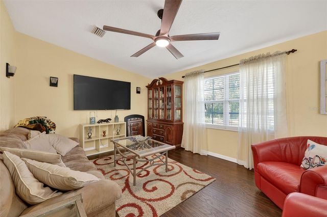 10262 MEMORIAL HIGHWAY, Tampa, FL 33615