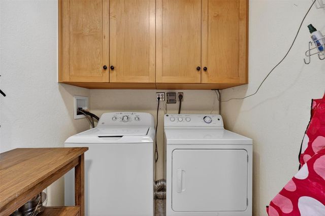 10262 MEMORIAL HIGHWAY, Tampa, FL 33615