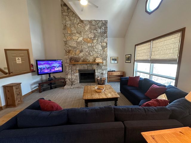 4 Sportscenter Village Way B33, Dover, VT 05356