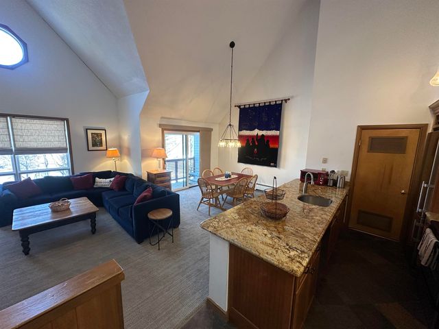 4 Sportscenter Village Way B33, Dover, VT 05356