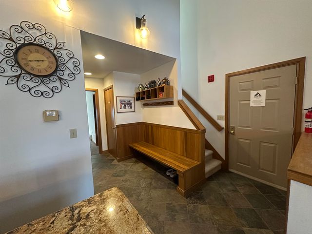 4 Sportscenter Village Way B33, Dover, VT 05356