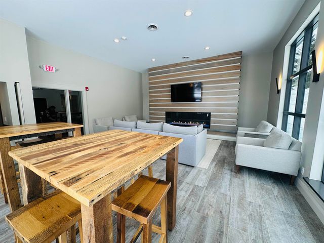 4 Sportscenter Village Way B33, Dover, VT 05356