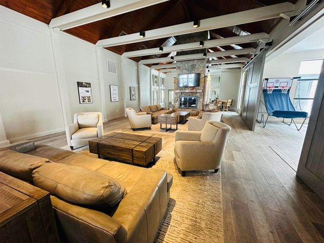 4 Sportscenter Village Way B33, Dover, VT 05356