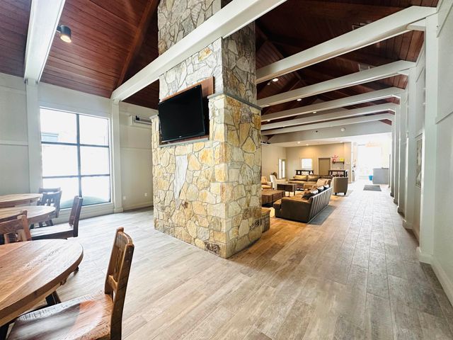 4 Sportscenter Village Way B33, Dover, VT 05356