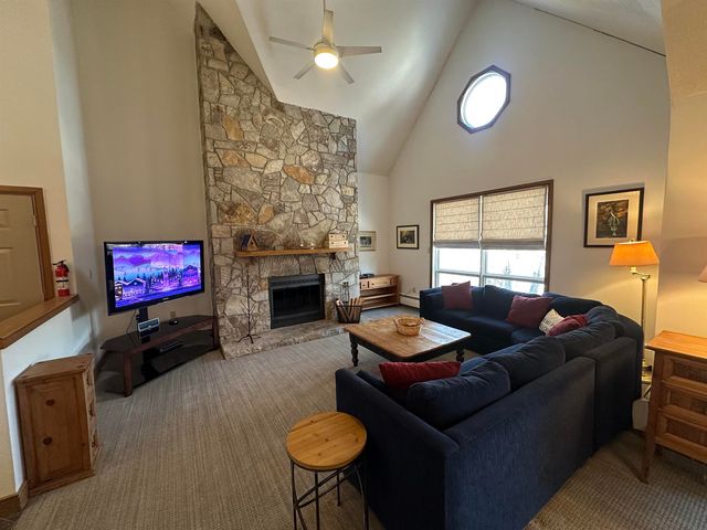 4 Sportscenter Village Way B33, Dover, VT 05356