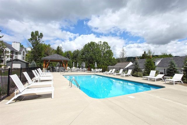 4 Sportscenter Village Way B33, Dover, VT 05356