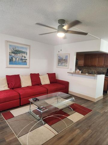 102 E Westbury 102, Deerfield Beach, FL 33442