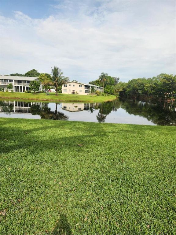 102 E Westbury 102, Deerfield Beach, FL 33442