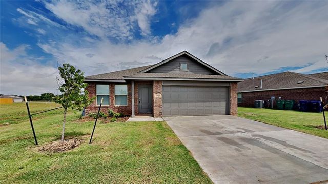 1925 Honey Locust Drive, Mustang, OK 73128