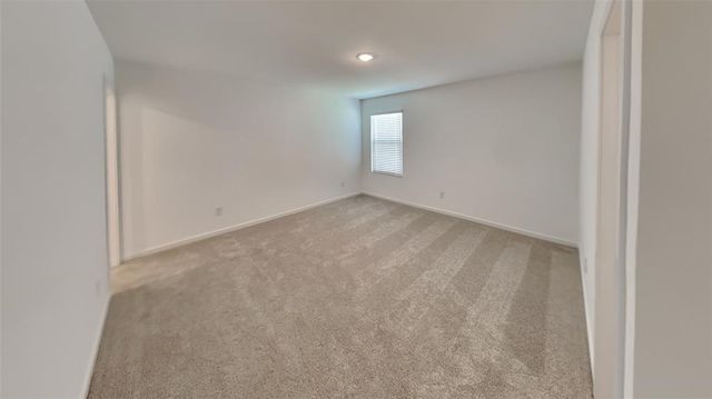 1925 Honey Locust Drive, Mustang, OK 73128