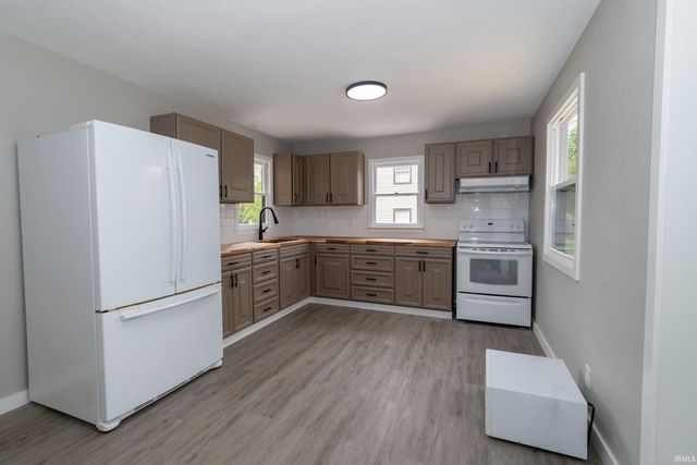 1140 E Victoria Street, South Bend, IN 46614