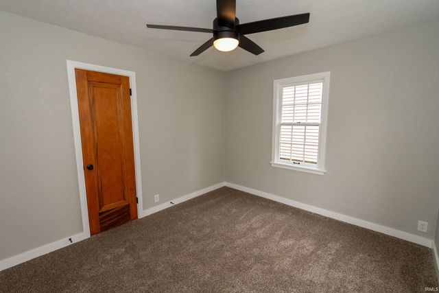 1140 E Victoria Street, South Bend, IN 46614