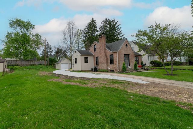 1140 E Victoria Street, South Bend, IN 46614
