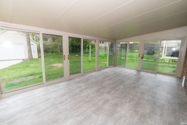 1140 E Victoria Street, South Bend, IN 46614