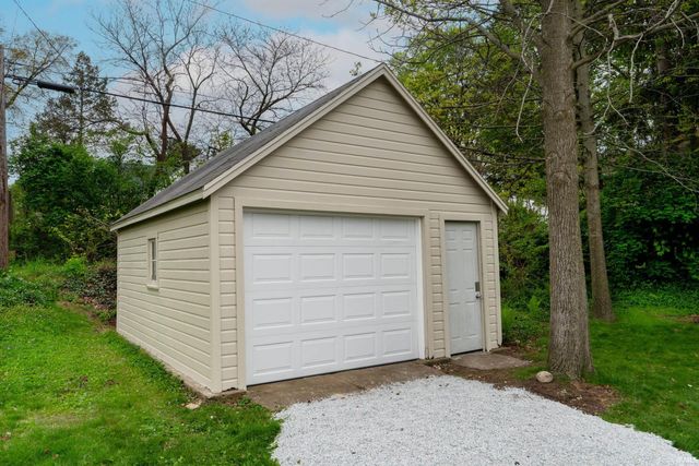 1140 E Victoria Street, South Bend, IN 46614