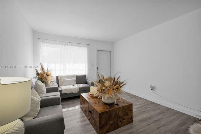 3711 SW 27th Ter, Miami, FL 33134