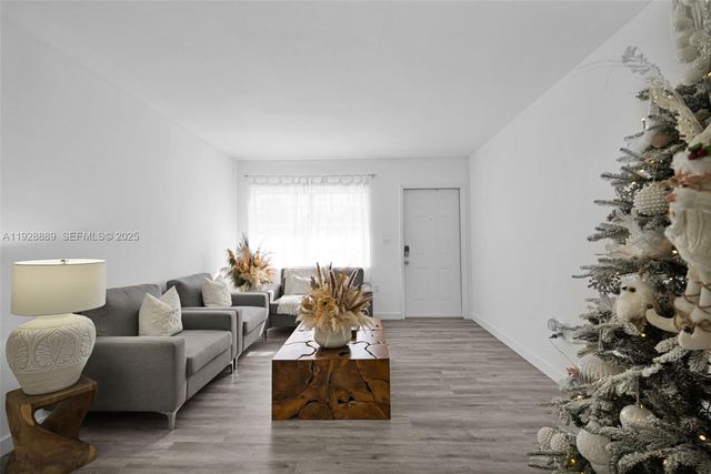 3711 SW 27th Ter, Miami, FL 33134