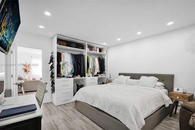 3711 SW 27th Ter, Miami, FL 33134