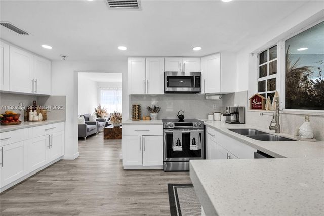 3711 SW 27th Ter, Miami, FL 33134