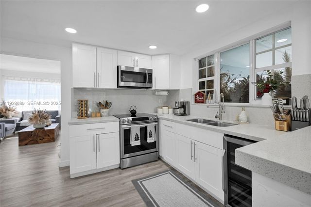 3711 SW 27th Ter, Miami, FL 33134