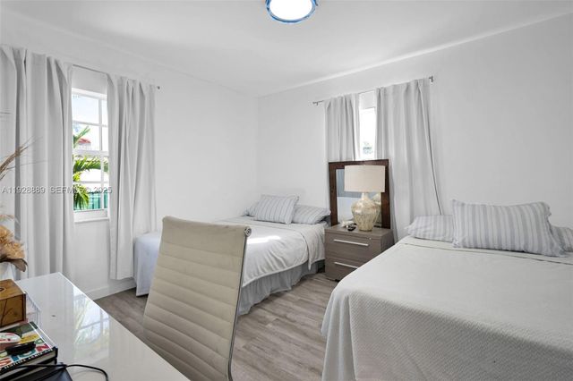 3711 SW 27th Ter, Miami, FL 33134