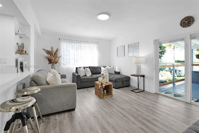 3711 SW 27th Ter, Miami, FL 33134