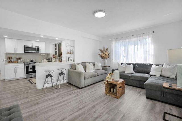 3711 SW 27th Ter, Miami, FL 33134