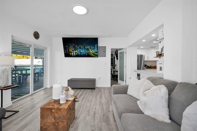 3711 SW 27th Ter, Miami, FL 33134