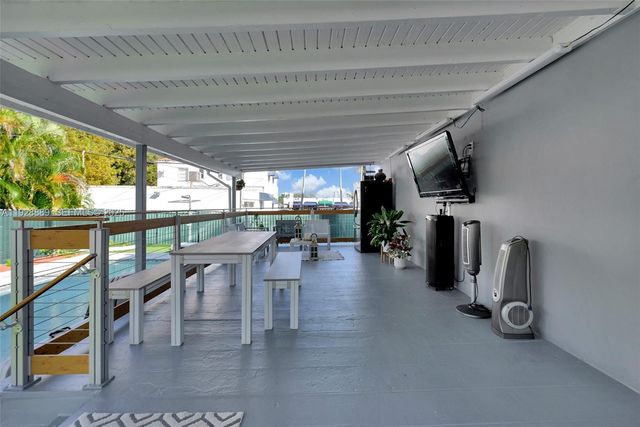 3711 SW 27th Ter, Miami, FL 33134