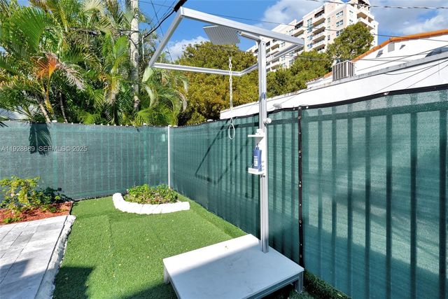 3711 SW 27th Ter, Miami, FL 33134