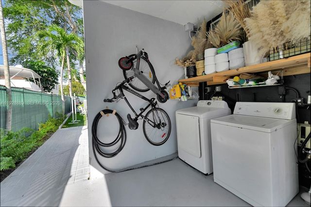 3711 SW 27th Ter, Miami, FL 33134