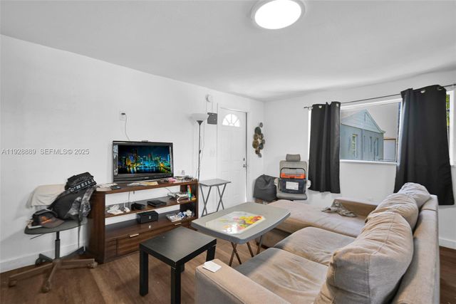 3711 SW 27th Ter, Miami, FL 33134