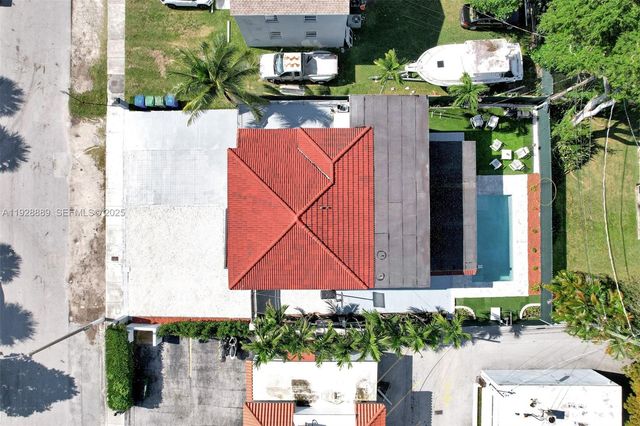 3711 SW 27th Ter, Miami, FL 33134