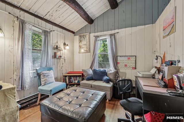 8 Woodland Road, Ringwood, NJ 07456