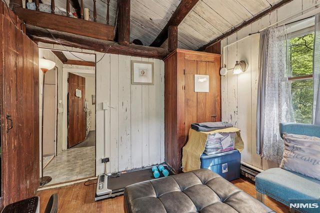 8 Woodland Road, Ringwood, NJ 07456